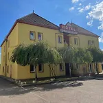 Du Triangle Hotel