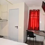 Du Triangle Hotel 2*
