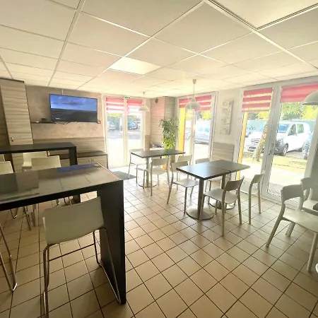 Du Triangle 2* Talange