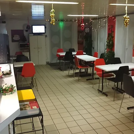 Du Triangle Hotel 2*