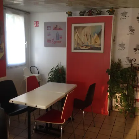 Hotel Du Triangle 2*