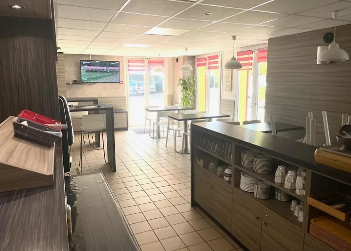 Du Triangle 2* Talange