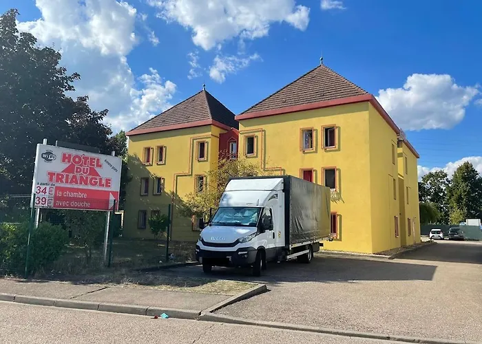 Du Triangle Отель Talange