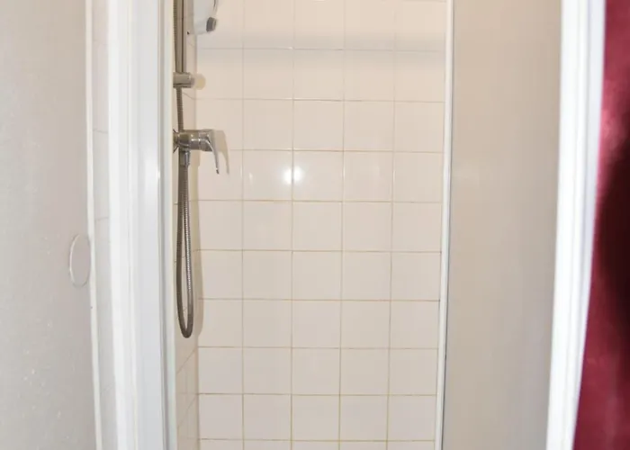 Du Triangle Отель