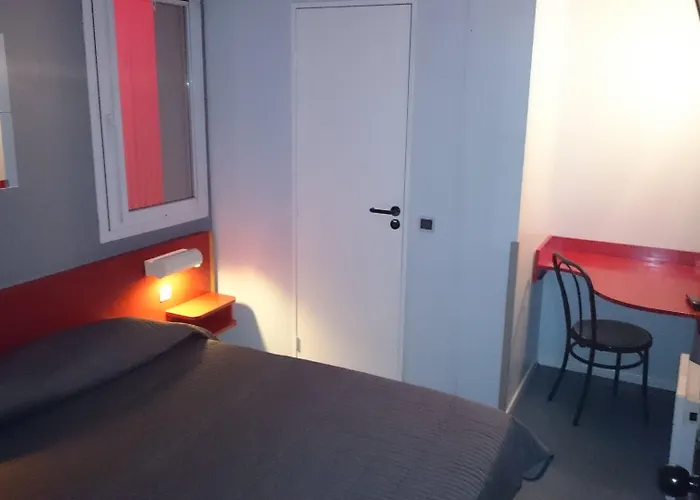 Отель Du Triangle 2*