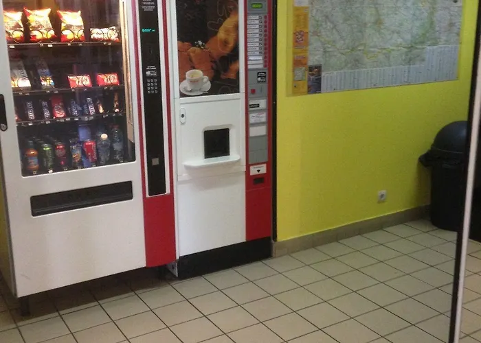 Du Triangle Отель Talange