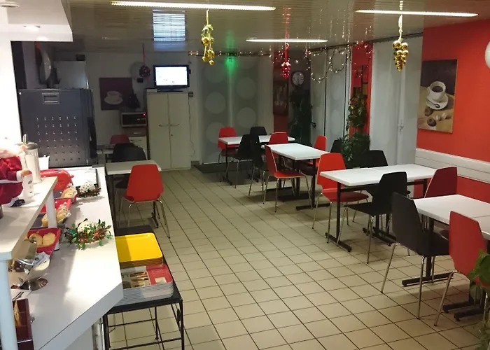 Du Triangle Отель 2*