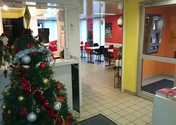 Du Triangle Отель