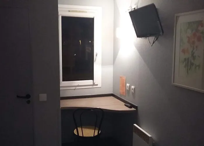 Отель Du Triangle 2*